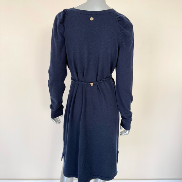 CHANEL women cashmere dress size 46FR or 12 US Authentic Retail 3500$ - Picture 4 of 12